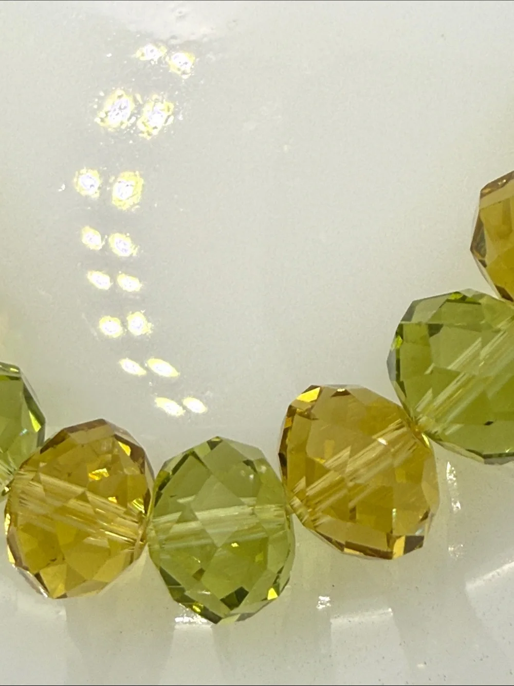 Kenneth Cole faceted Green Yellow Crystal Bead Bracelet silvertone stretch